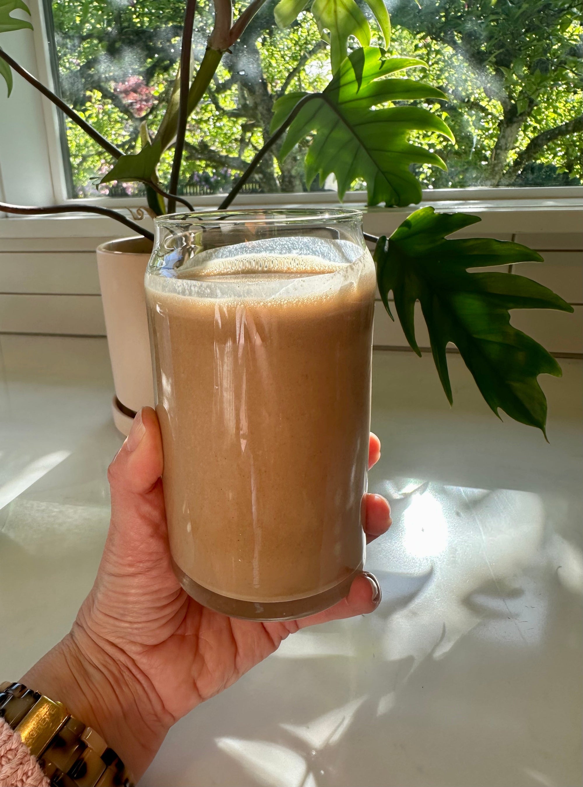 Nutient rich coffee, banana, peanut butter and honey smoothie