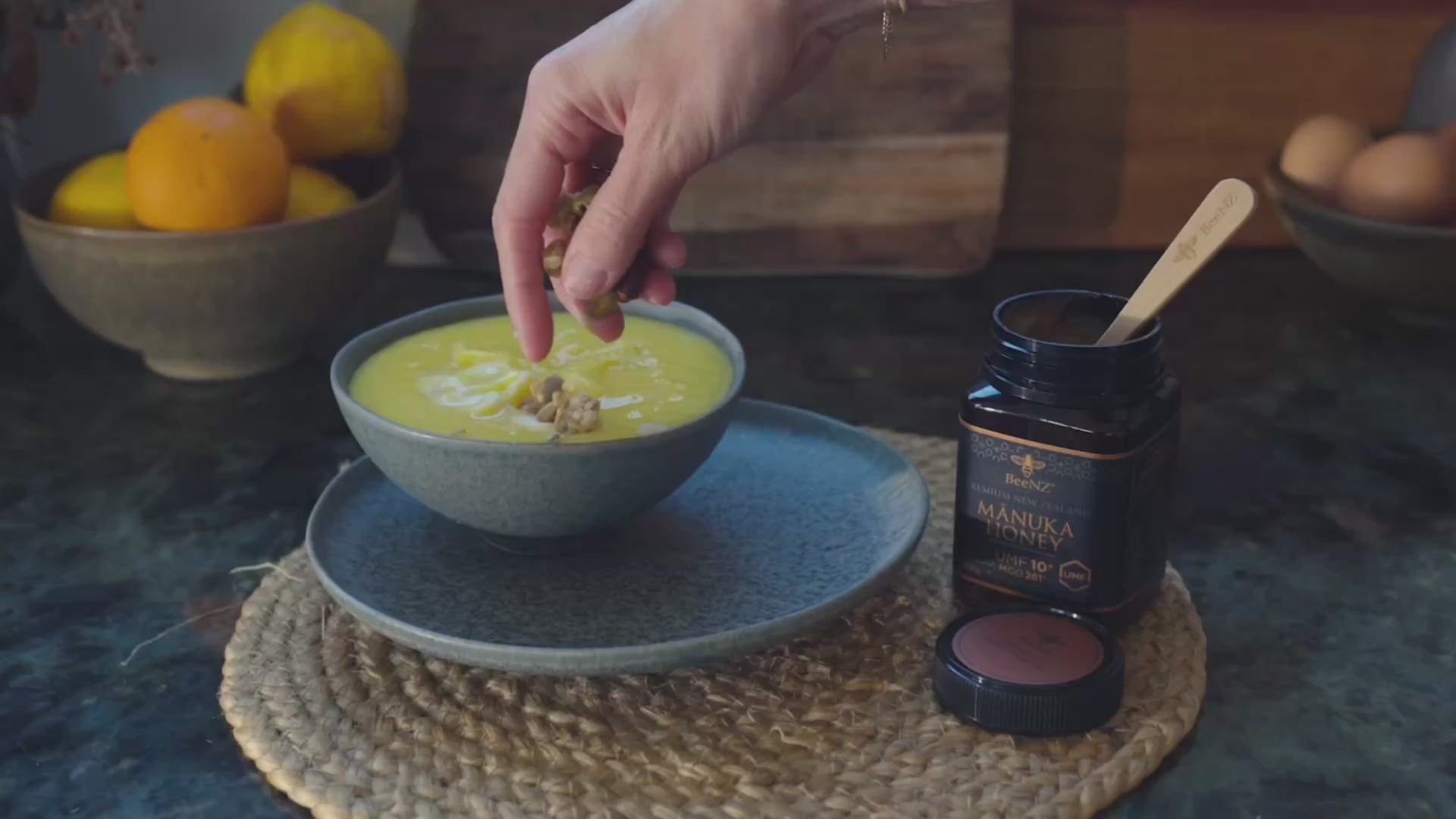 A guided video overview of BeeNZ UMF 10+ Manuka Honey, detailing its unique flavor profile and practical applications for daily natural wellness.