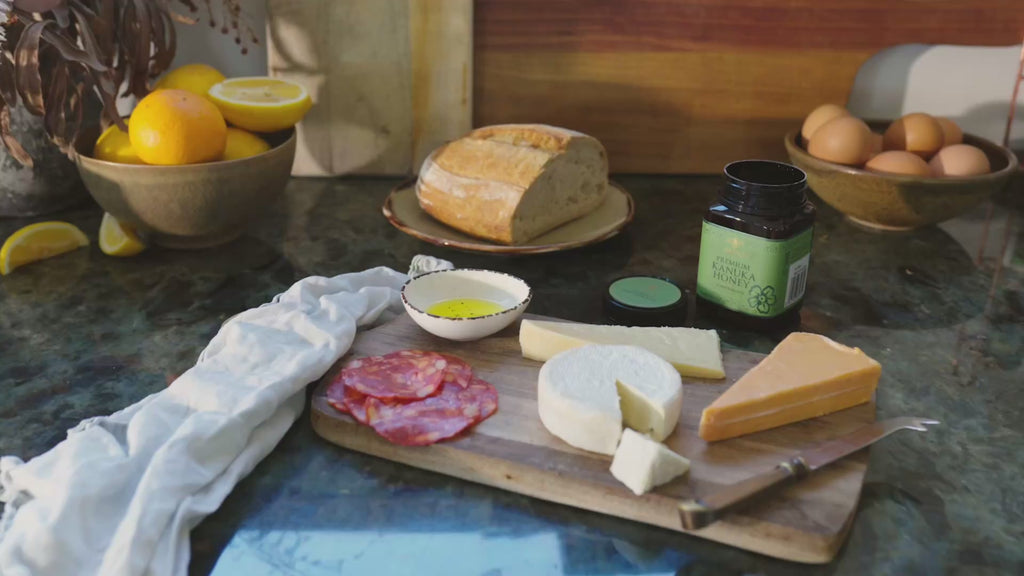 Discover the light, sweet taste of BeeNZ Kanuka Honey and its role in natural wellness as a powerful anti-inflammatory.