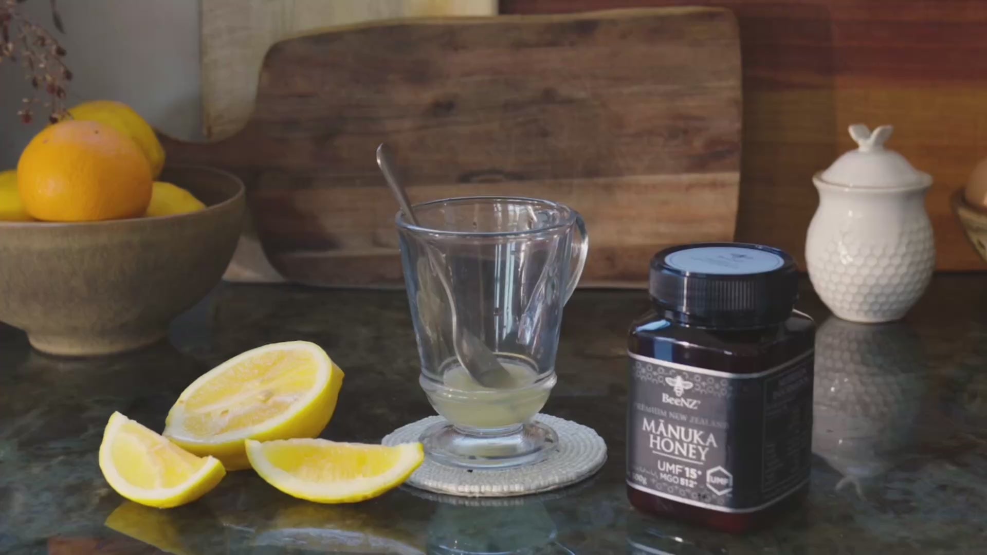 A guided video overview of BeeNZ UMF 15+ Manuka Honey, detailing its unique flavor profile and practical applications for daily natural wellness.